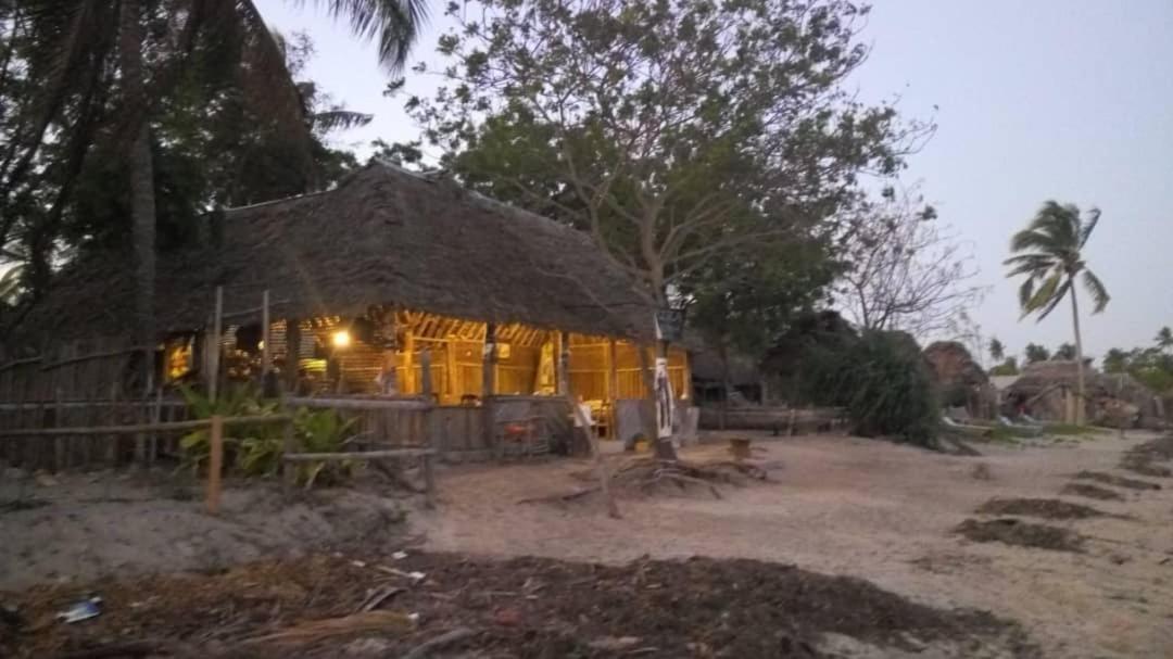 Ushongo Beach Bandas Pangani Luaran gambar