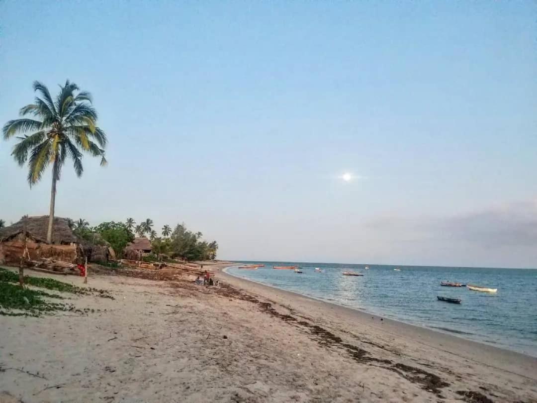 Ushongo Beach Bandas Pangani Luaran gambar
