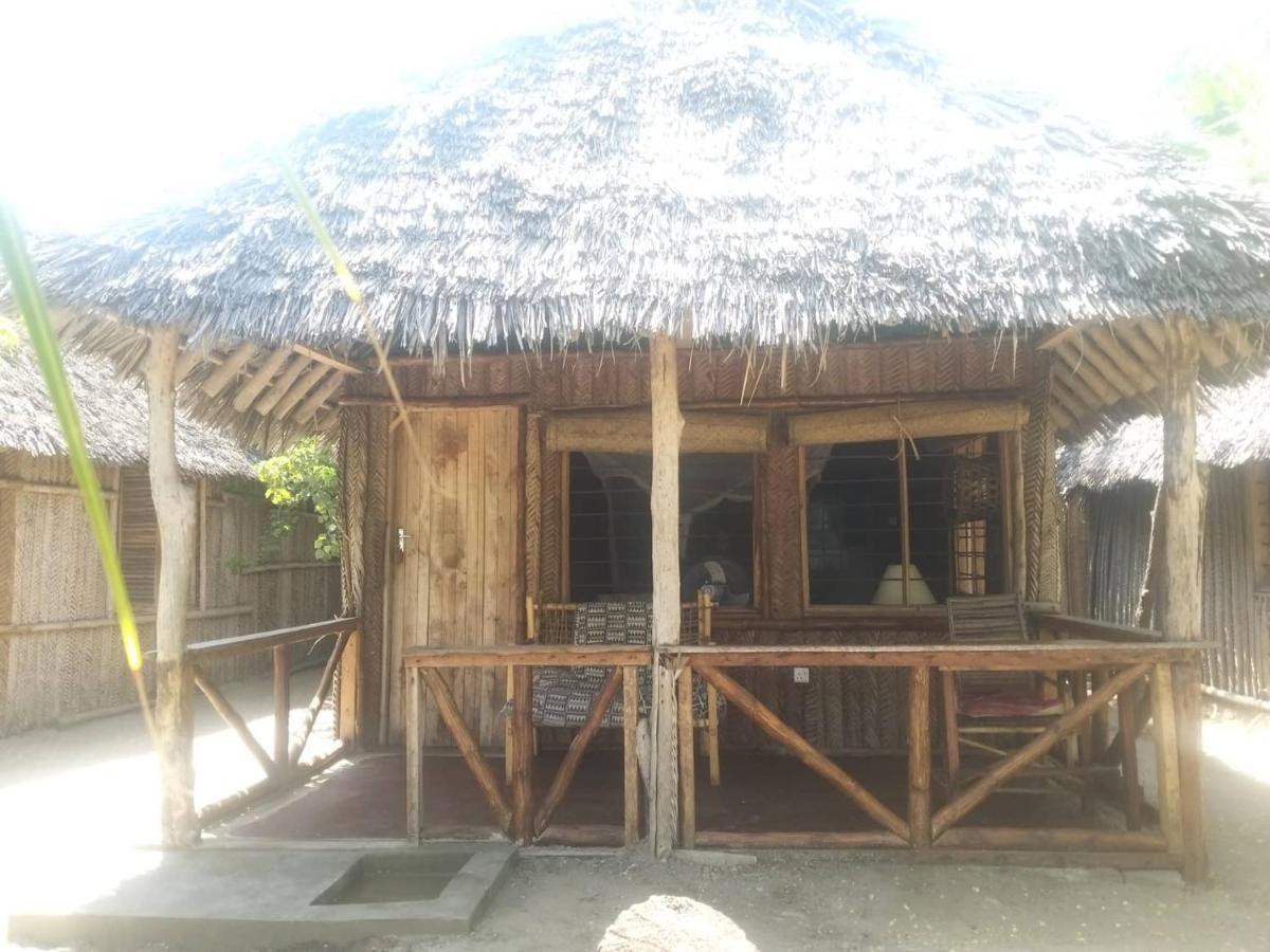 Ushongo Beach Bandas Pangani Luaran gambar