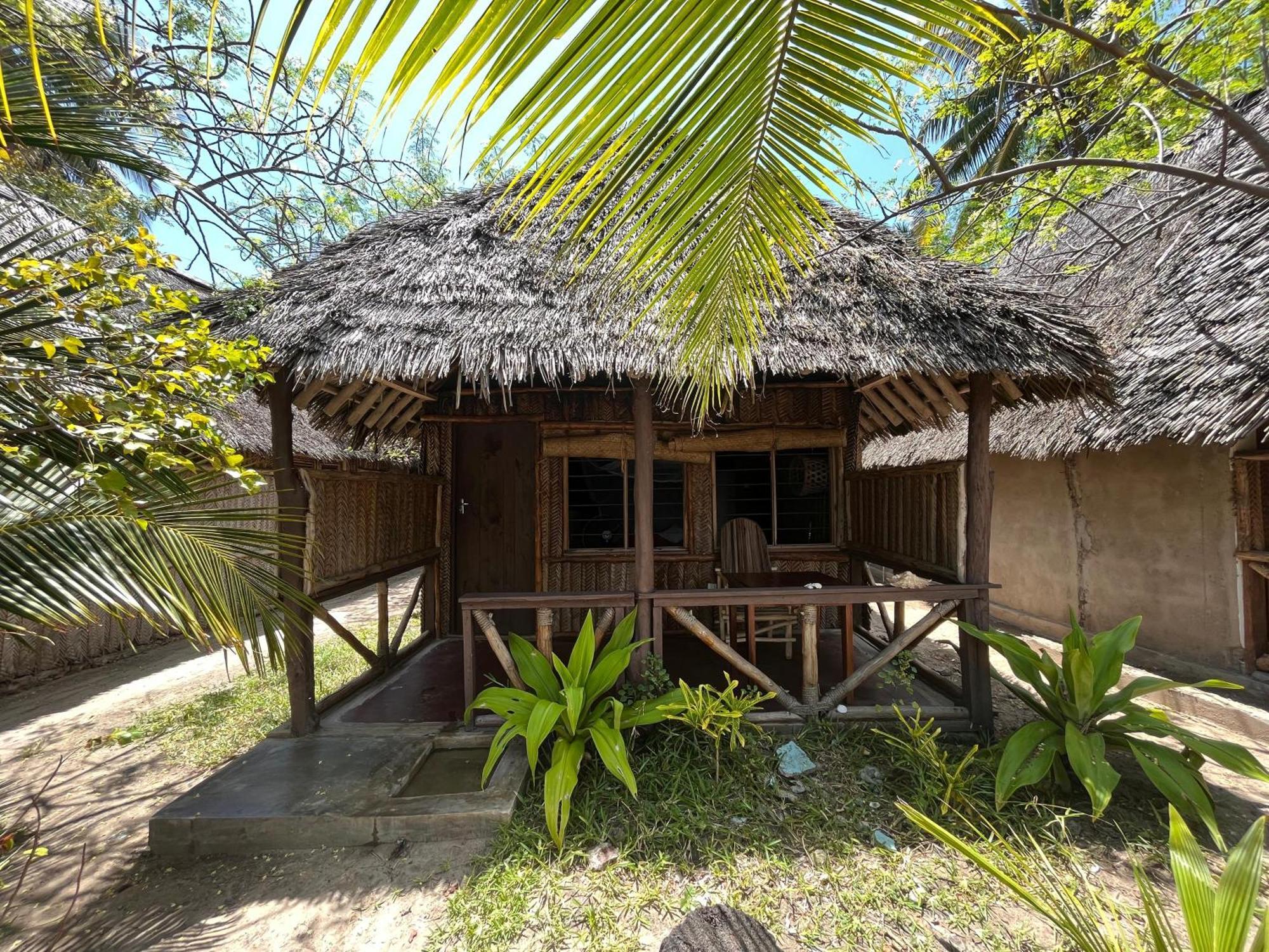 Ushongo Beach Bandas Pangani Luaran gambar